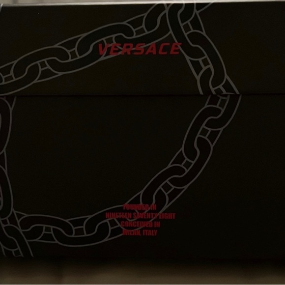 Versace Chain Reaction. GREAT CONDITION - Picture 6 of 7